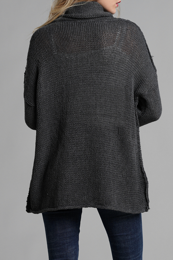 Stilla | Ensfarvet Lækkert Pullover Med Rullekrave og Splittet Øverste Del