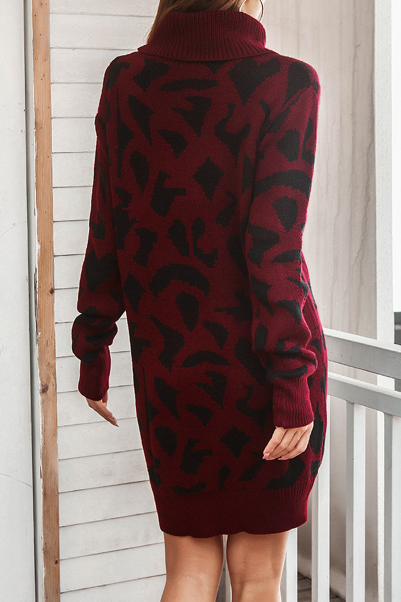 Stilla | Lækker sweater med rullekrave og kontrastrende tryk