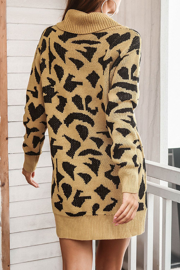 Stilla | Lækker sweater med rullekrave og kontrastrende tryk