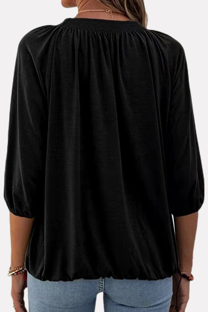 Stilla | Ensfarvede Lette T-shirts Med Rund, Plisseret, Slidsede Udsnit