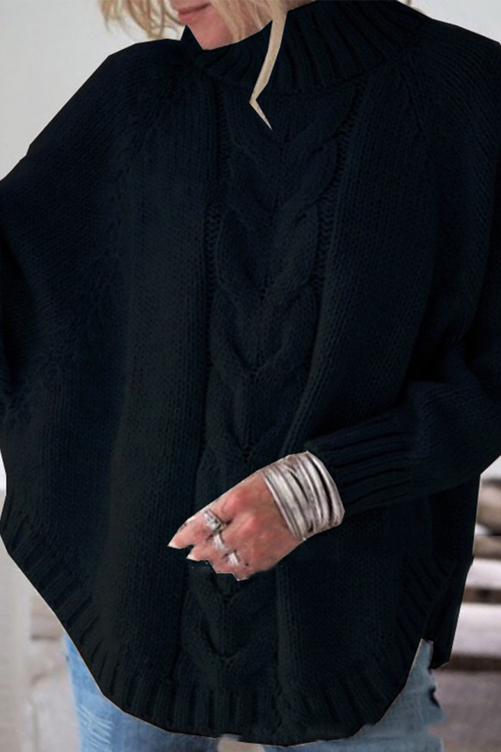 Stilla | Løs Pullover Med Rullekrave og Enfarvet Patchwork