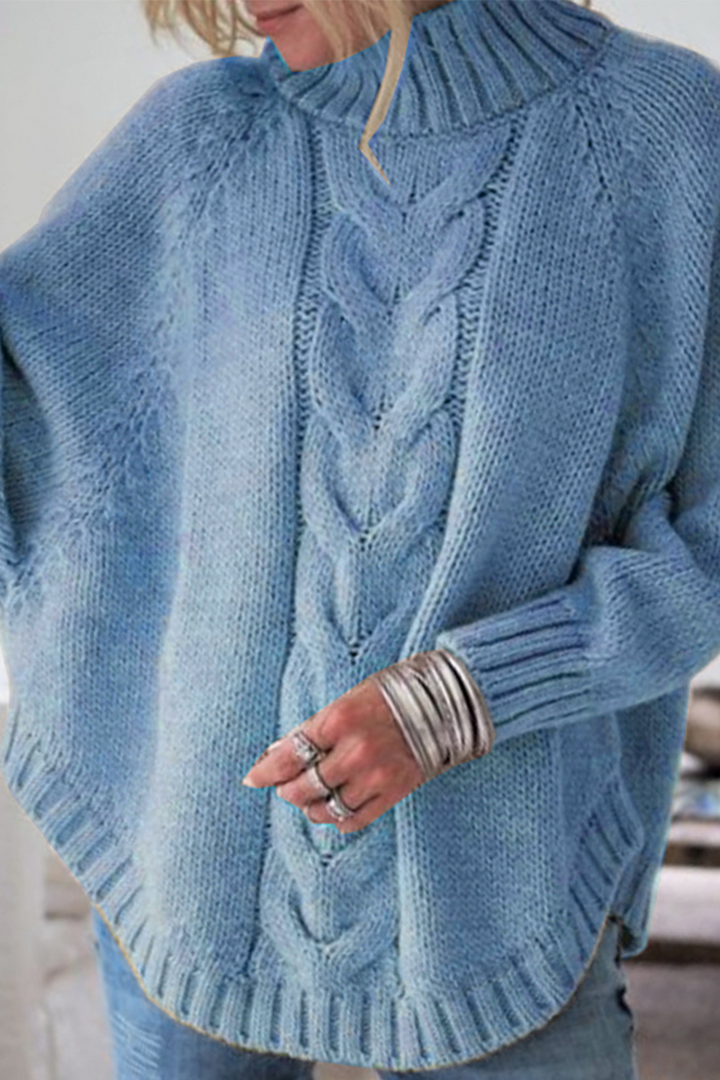 Stilla | Løs Pullover Med Rullekrave og Enfarvet Patchwork
