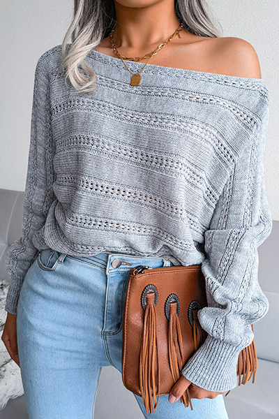 Stilla | Løs Sweatshirt Med Skulderfri Udsparinger og Blonder T-shirt Med Slids