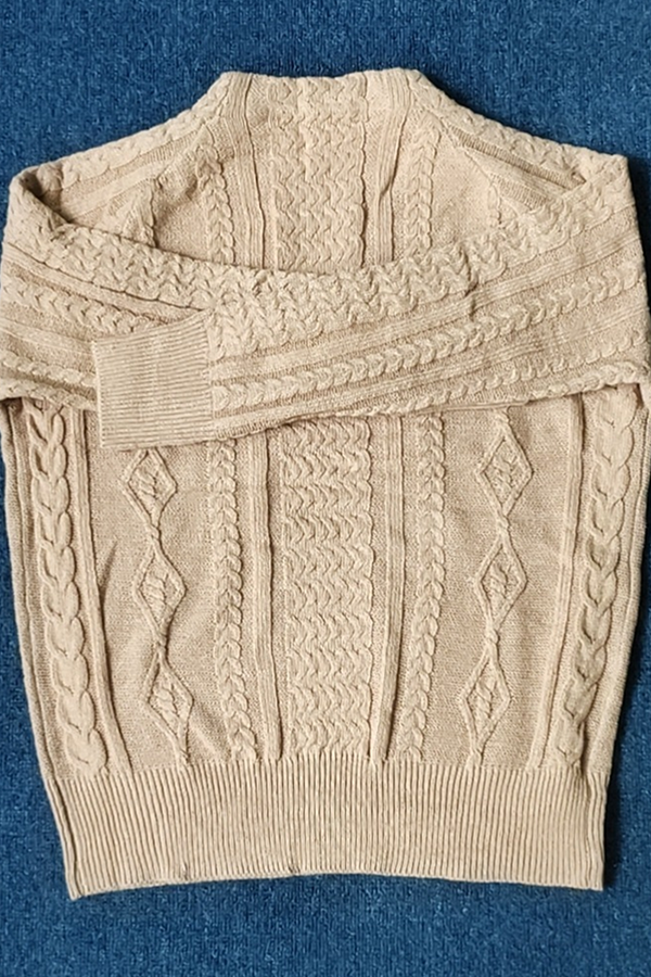 Stilla | Enkel Rullekrave Sweater Med Patchwork Sløjfe
