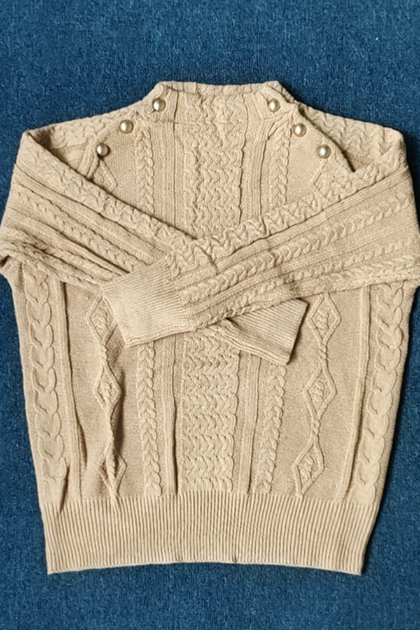 Stilla | Enkel Rullekrave Sweater Med Patchwork Sløjfe
