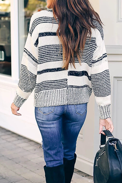 Stilla | Casual Rundhals Pullover med Kontrasterende og Stribet Slids