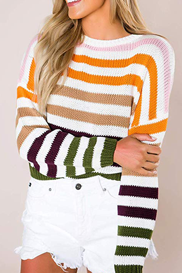 Stilla | Løs sweater med rund halsudskæring lavet af stribet patchwork