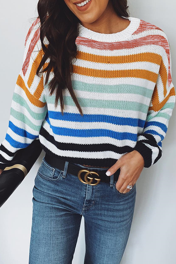 Stilla | Løs sweater med rund halsudskæring lavet af stribet patchwork