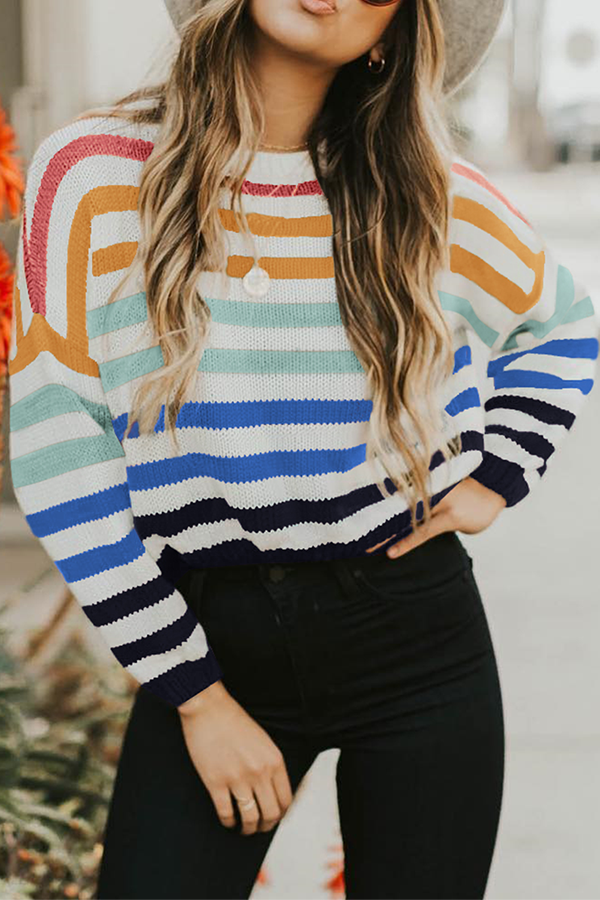 Stilla | Løs sweater med rund halsudskæring lavet af stribet patchwork