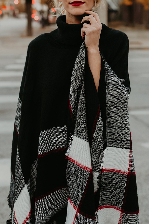 Stilla | Elegant Stribet Rullekrave Sweater Med Pompon Patchwork