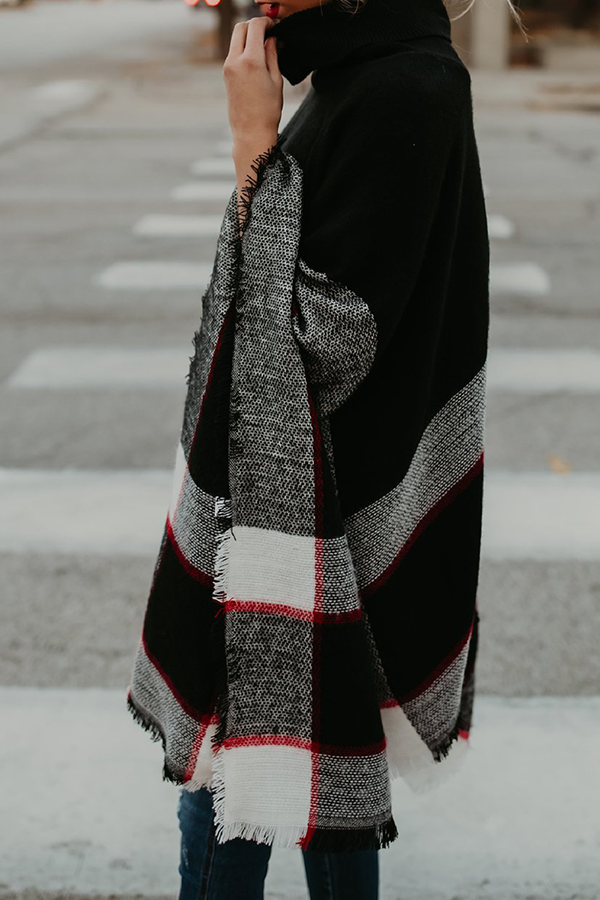 Stilla | Elegant Stribet Rullekrave Sweater Med Pompon Patchwork