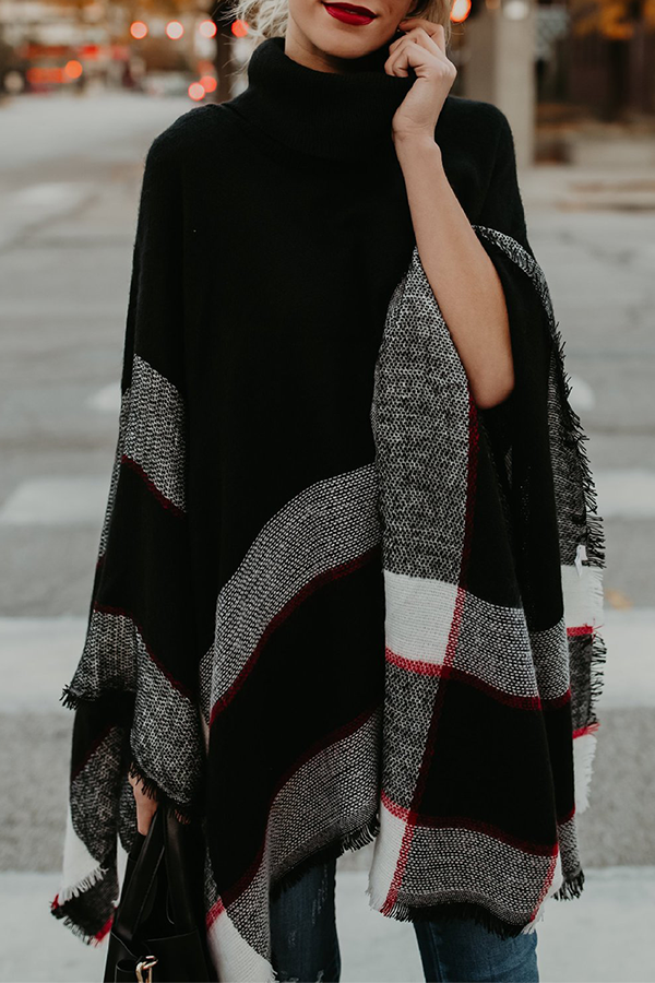 Stilla | Elegant Stribet Rullekrave Sweater Med Pompon Patchwork
