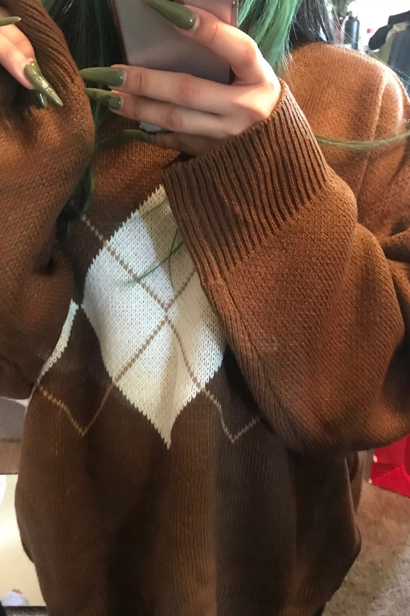 Stilla | Casual Striktrøje med Geometrisk Patchwork Kontrast og Rund Halsudskæring