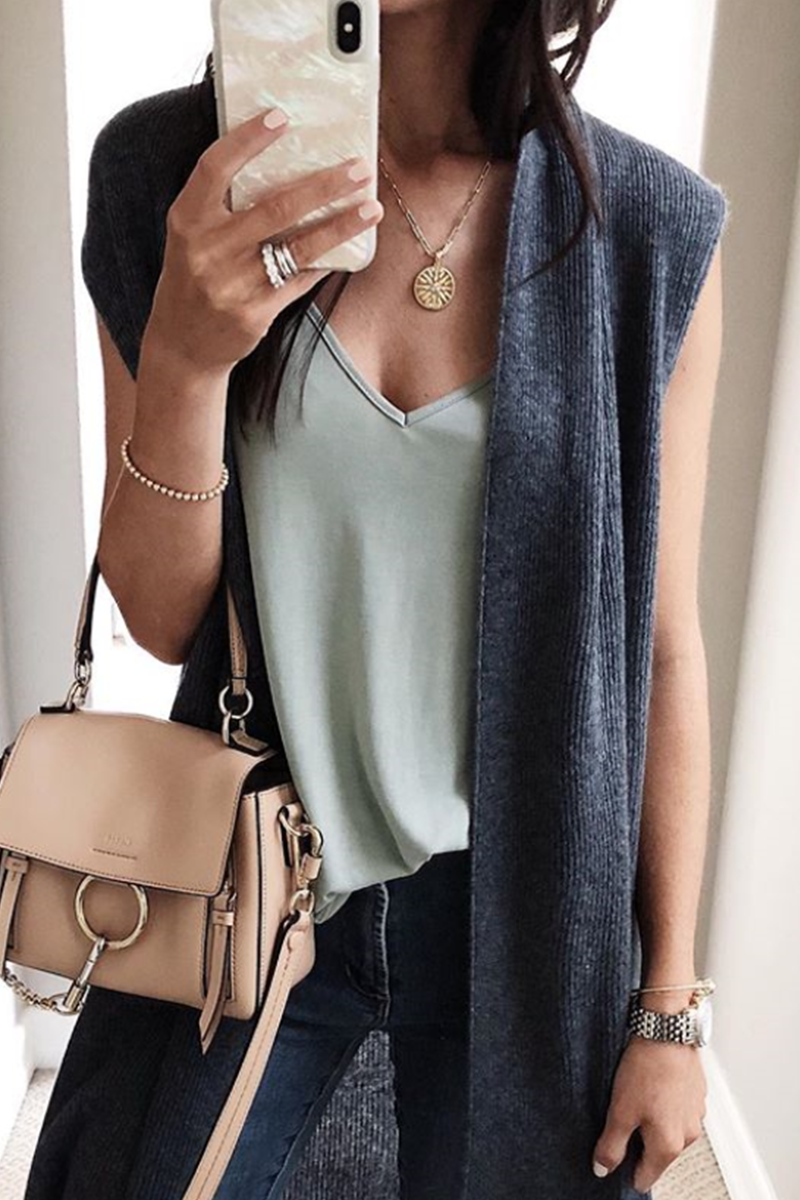 Stilla | Basic Gilets med V-hals og patchwork, afslappet og moderne