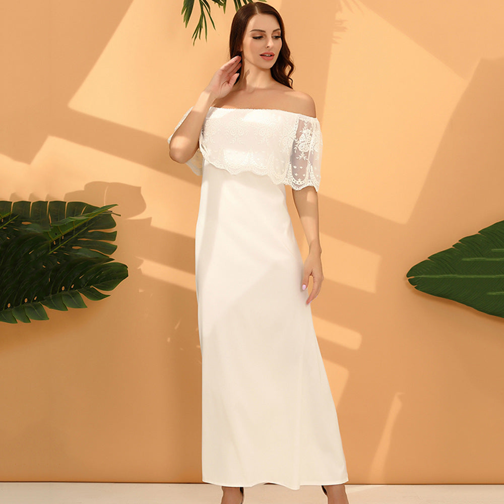 Kvinders maxikjole med off-the-shoulder design og delikate blonde detaljer