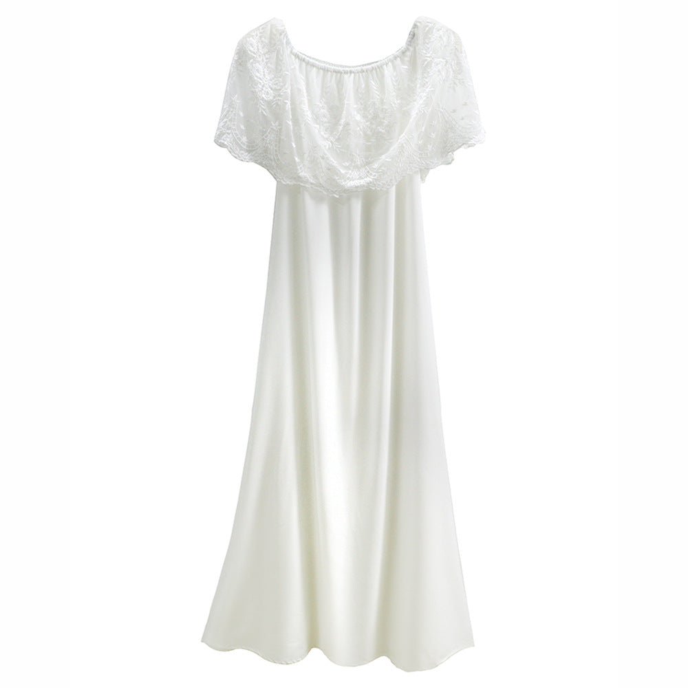 Kvinders maxikjole med off-the-shoulder design og delikate blonde detaljer
