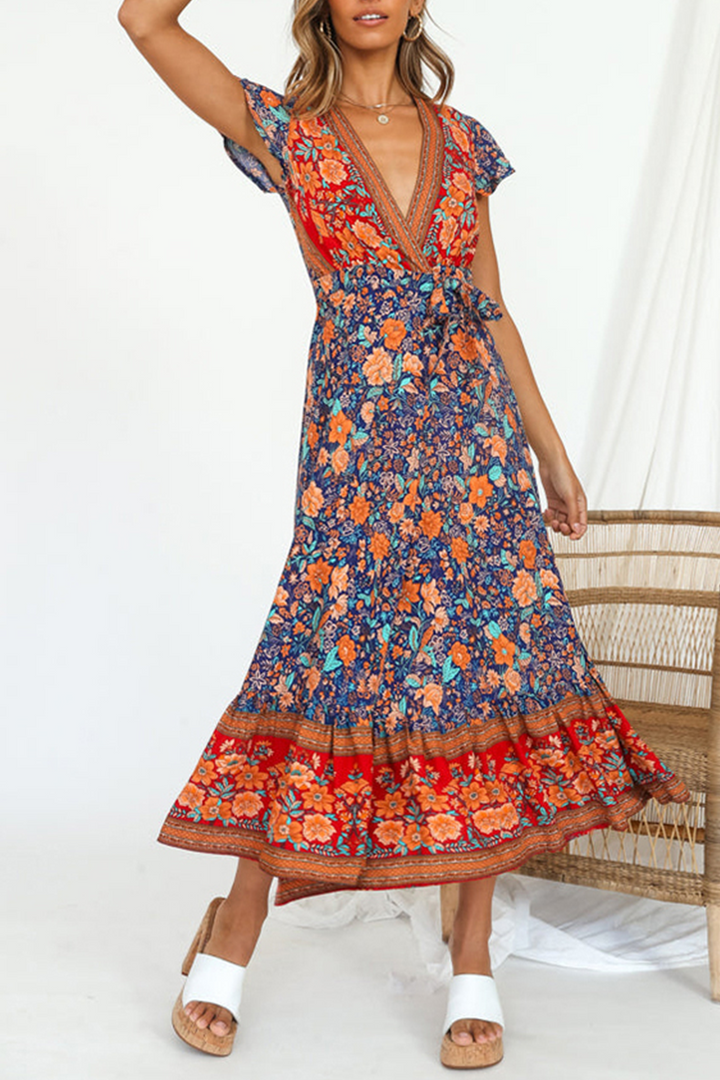 Stilla | Kjole med Print, Talje Skirt og Elegant V-hals Look