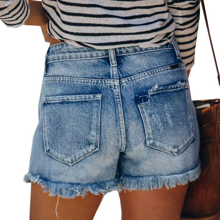 Damejeansshorts i afslappet vintage-stil med frynset kant og moderne rivdetaljer Stilla