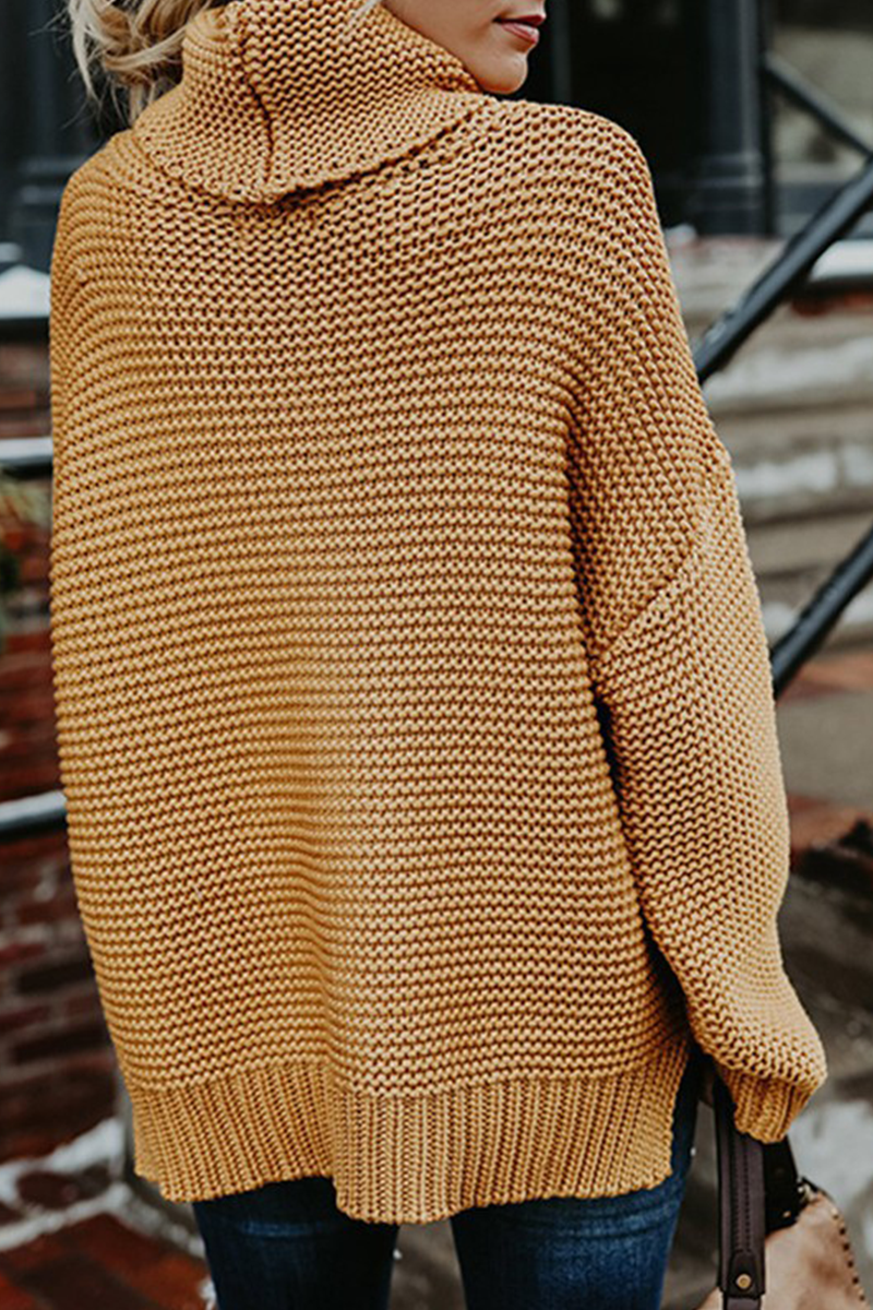 Stilla | Modetrøje med høj hals i ensfarvet patchwork-stil