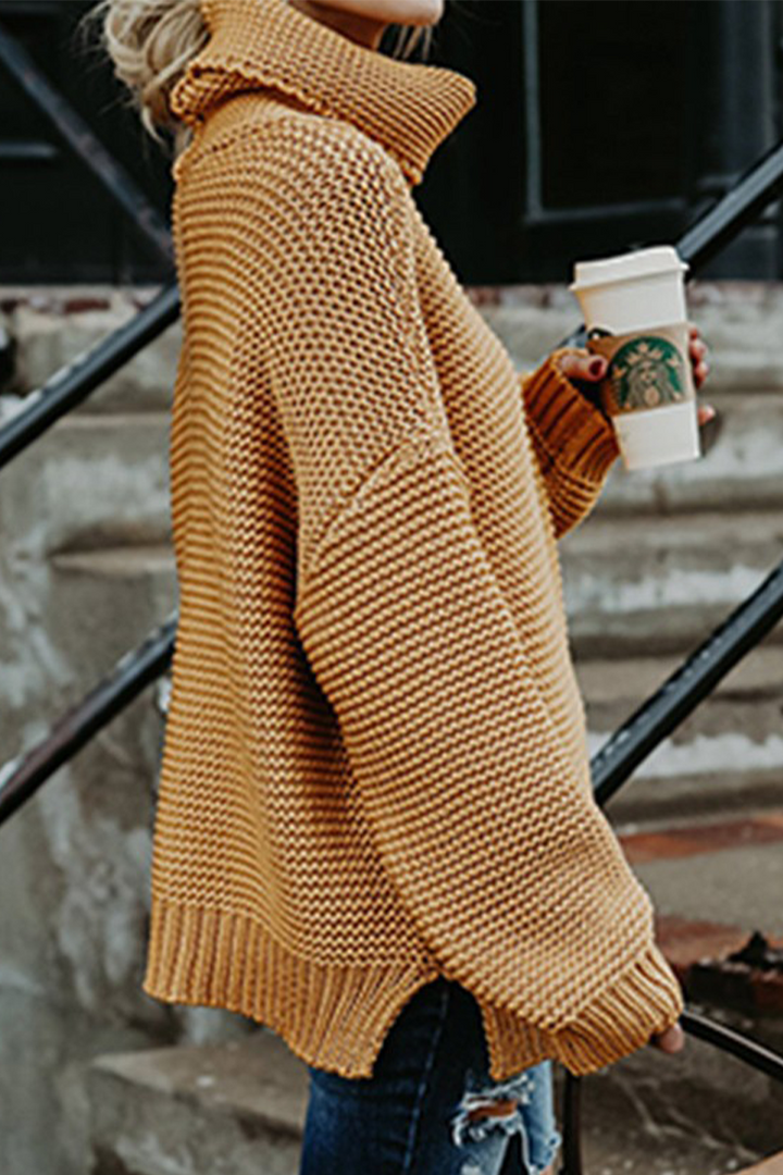 Stilla | Modetrøje med høj hals i ensfarvet patchwork-stil