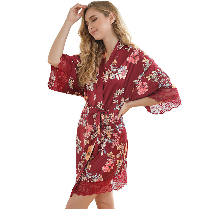Dame blomstertryk kimono-bademantel med spidsgodtgørelse Stilla