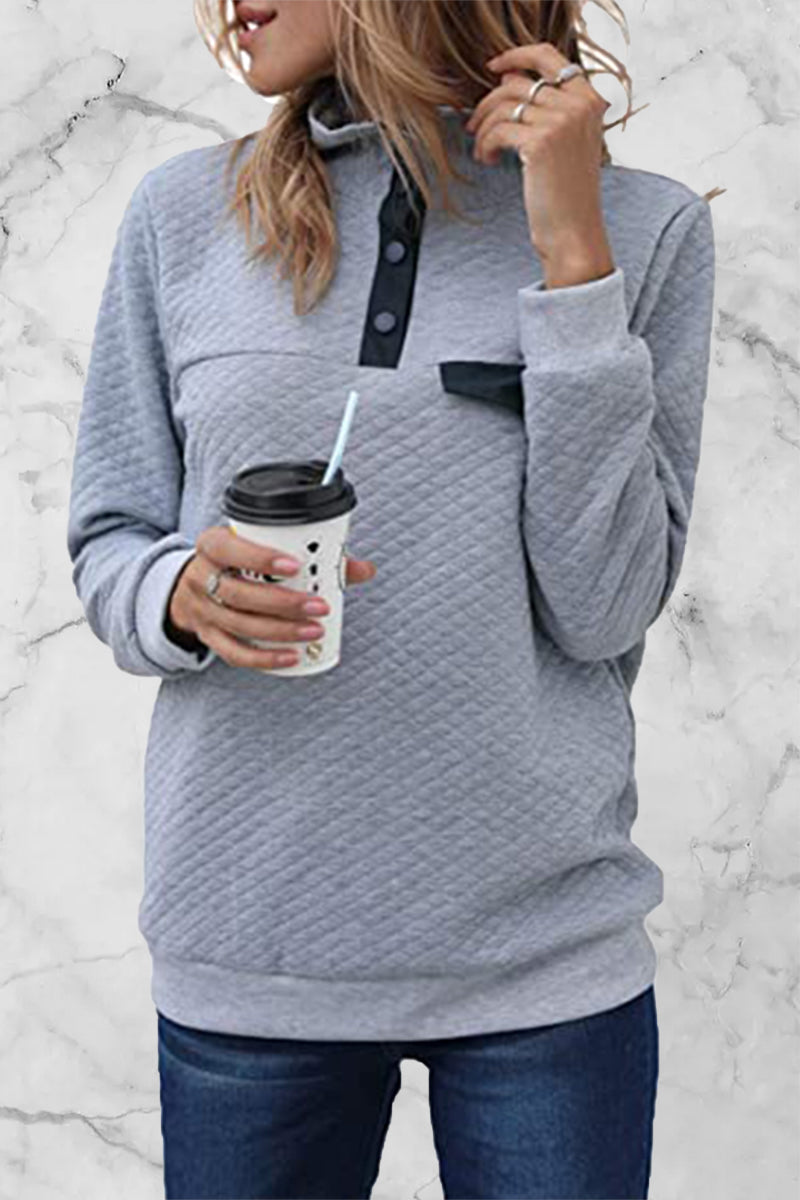 Stilla | Pullover med ensfarvet patchwork og rullekrave