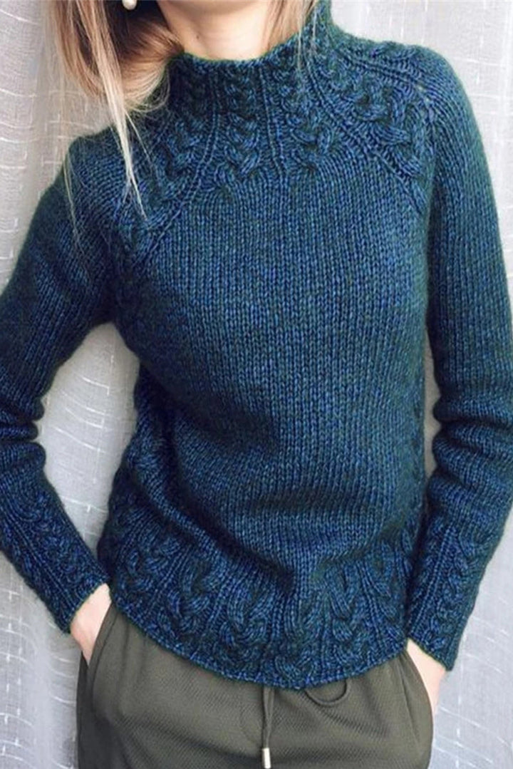 Stilla | Pullover med let rullekrave i ensfarvet materiale