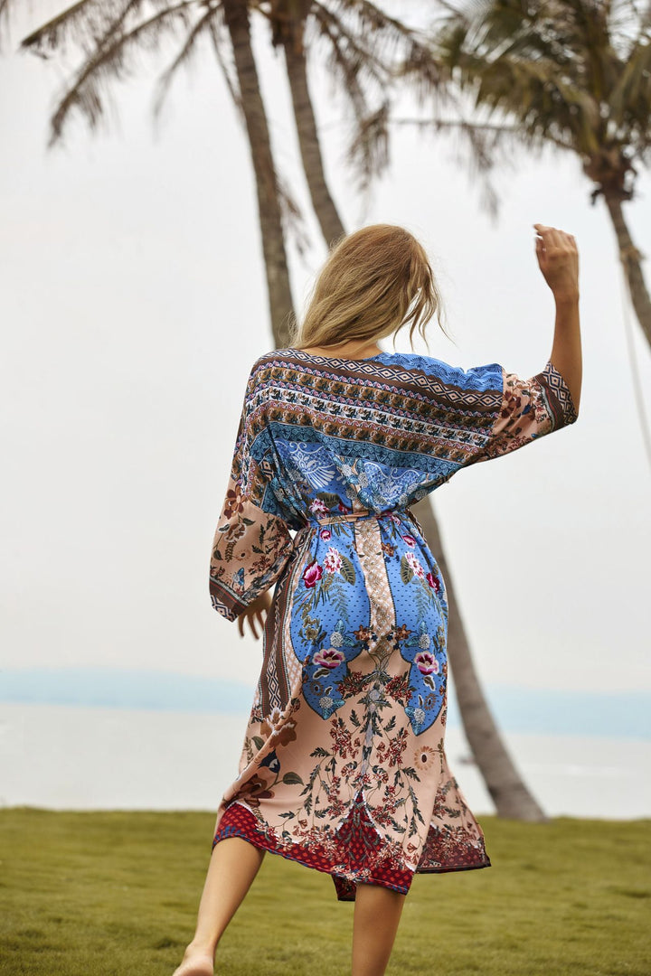 Dame Kaftan med florale mønstre og farverigt patchworkdesign Stilla