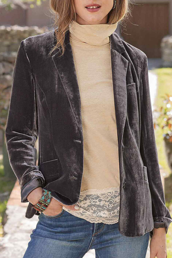 Stilla | Outdoortøj med omfoldet krave og uni patchwork taske