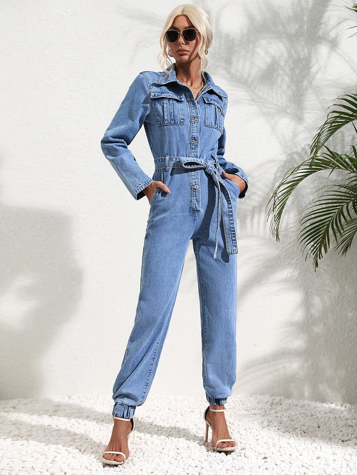 Stilla Jumpsuit med patte lomme og jeansbælte