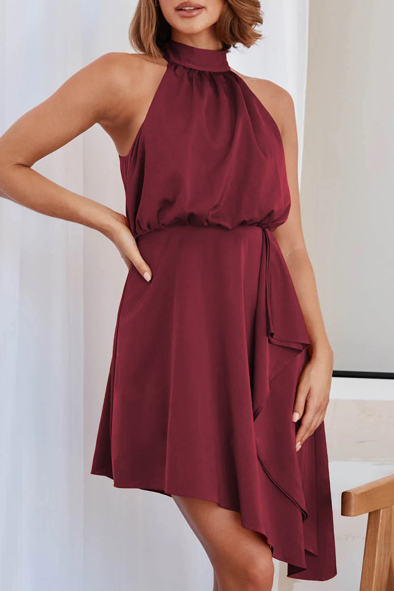 Stilla | Asymmetrisk Halterneck Kjole med Elegance