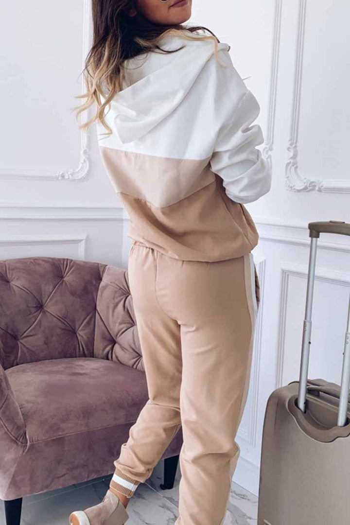 Stilla | Elegant To-delt Kjole Med Lange Ærmer i Ensfarvet Med Hætte og Krave