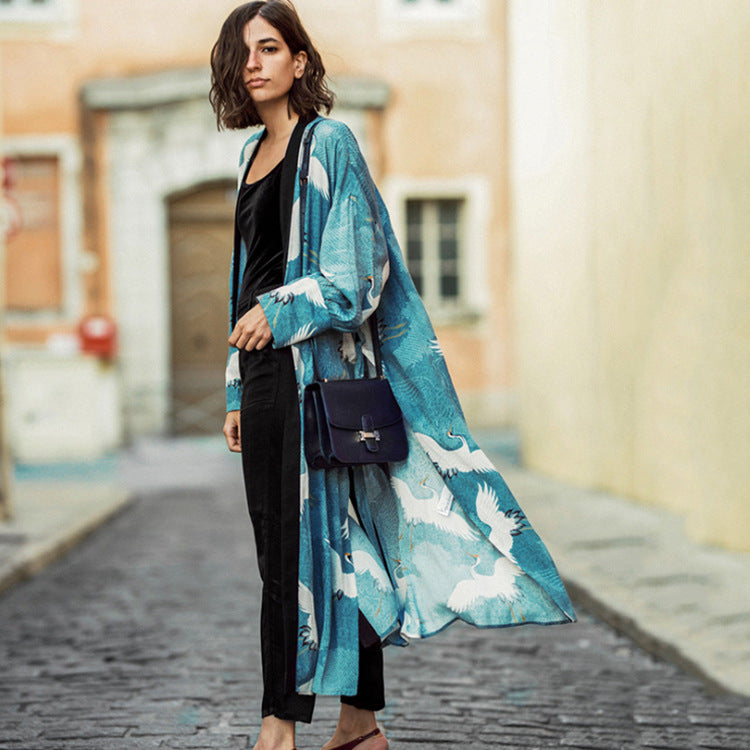 Dame Kaftan med elegant fuglemotiv og luftig pasform Stilla