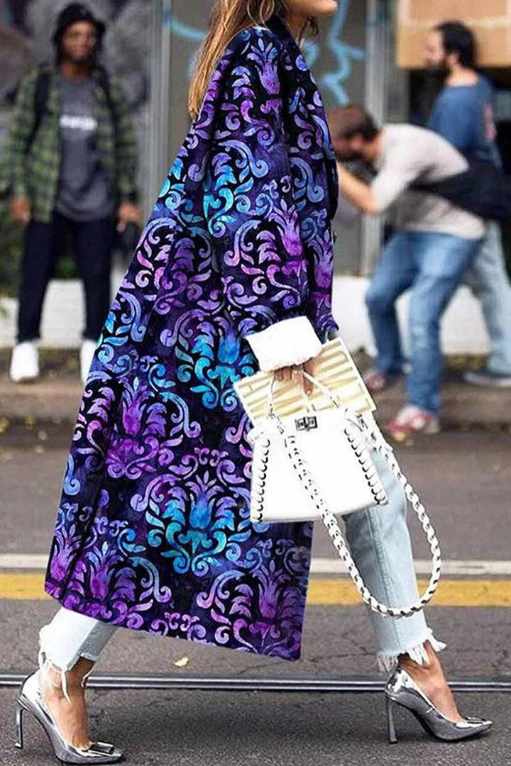 Stilla | Overdel med ombukket krave og streetwear tryk