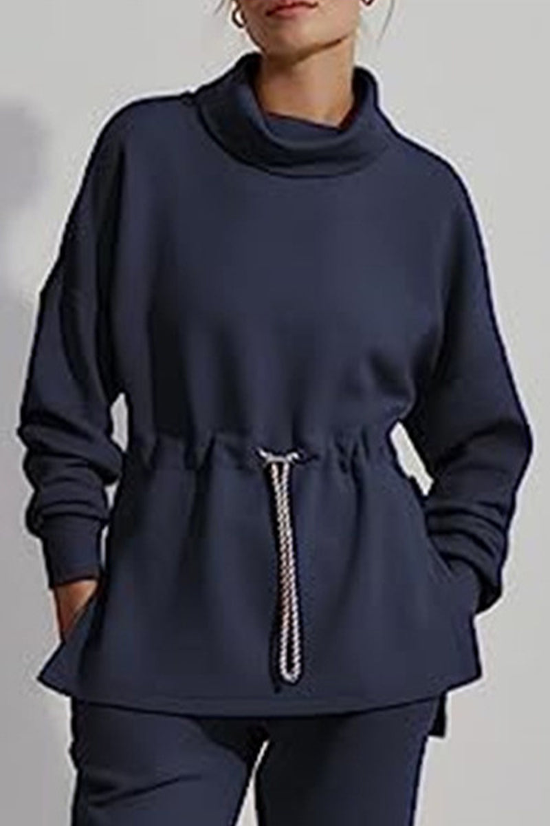 Stilla | Casual sweater med en ensfarvet høj hals og snøre