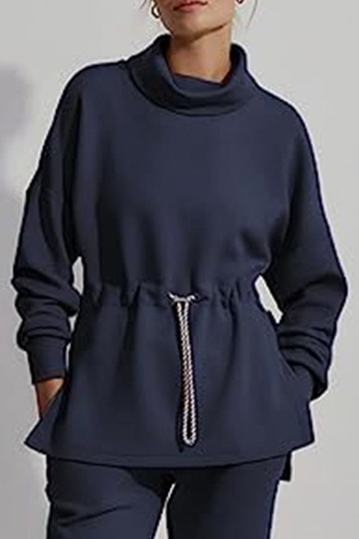 Stilla | Casual sweater med en ensfarvet høj hals og snøre