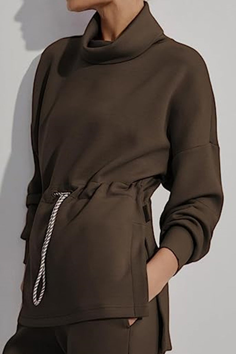 Stilla | Casual sweater med en ensfarvet høj hals og snøre
