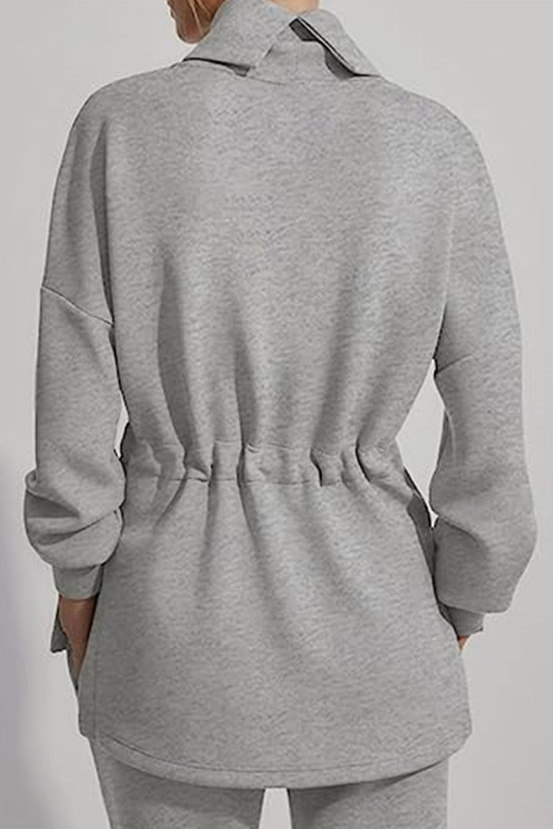 Stilla | Casual sweater med en ensfarvet høj hals og snøre