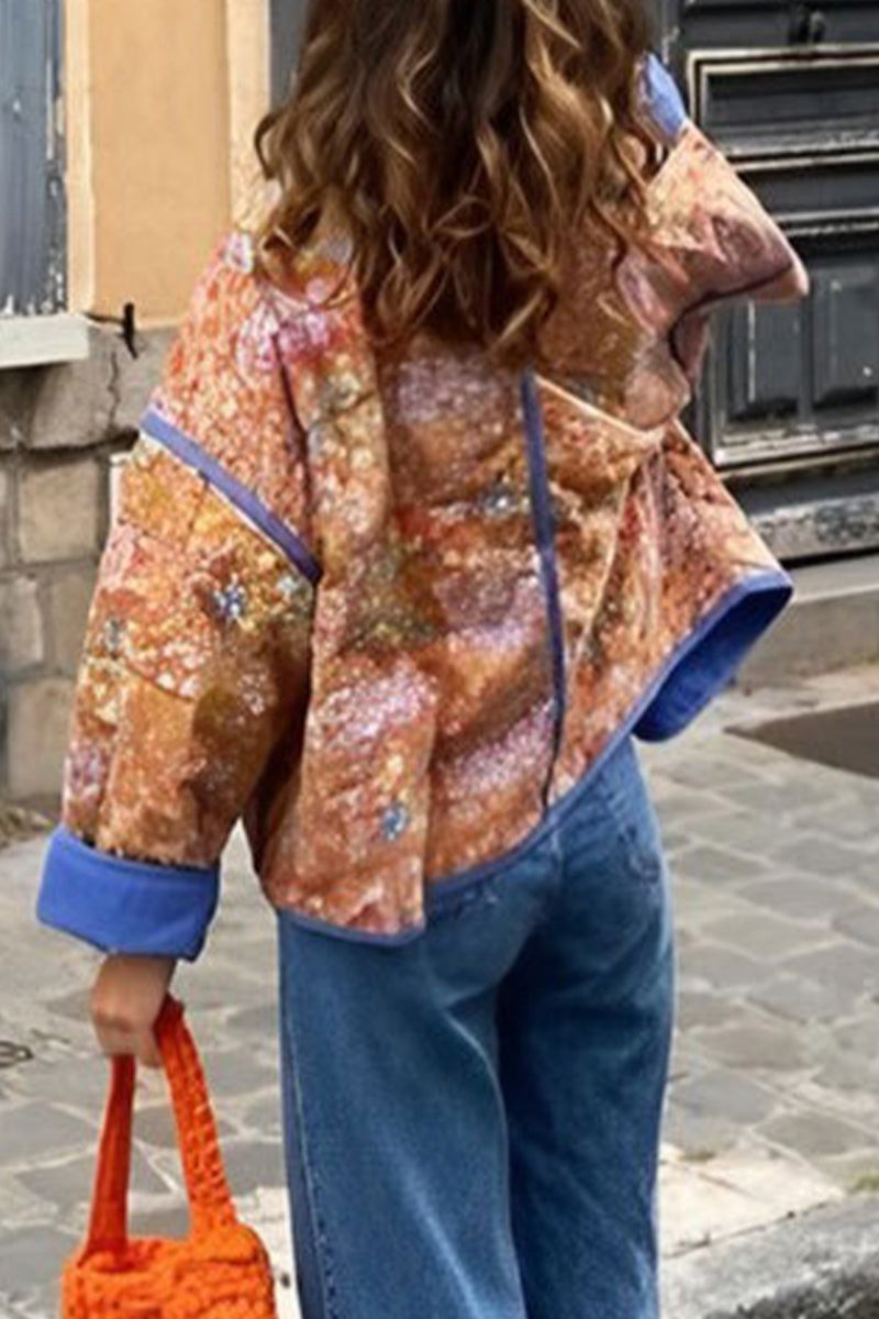 Stilla | Britisk Inspireret Outdoor Tøj Med Floralt Patchwork og Ståkrave