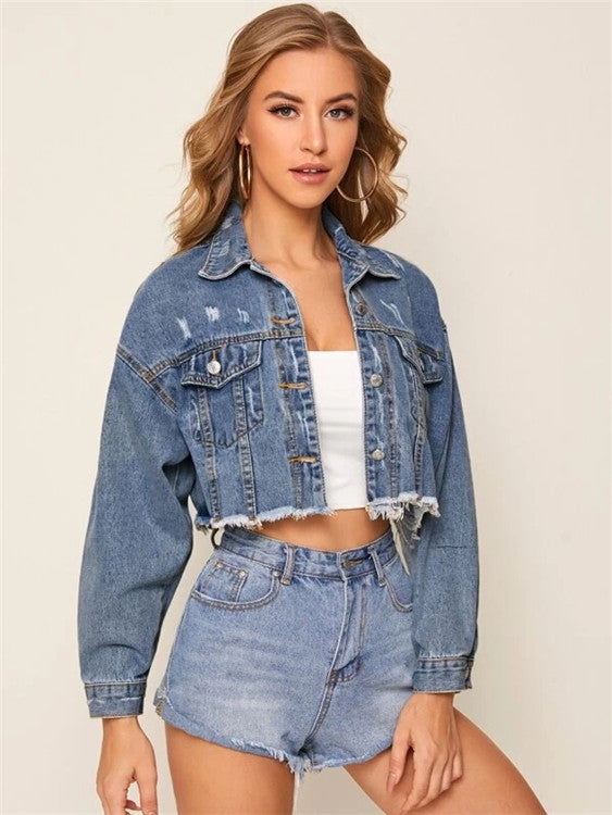Dame cropped Jeansjakke med frynsede kanter og moderne rivdetaljer Stilla