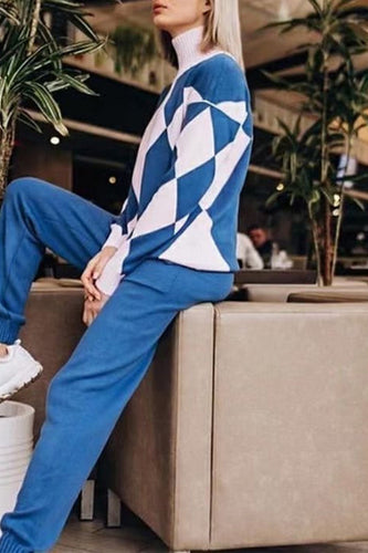 Stilla | To-delt Casual Rullekrave Sweater Med Lange Ærmer, Kontrast Rullekrave og Farveblok Lommer