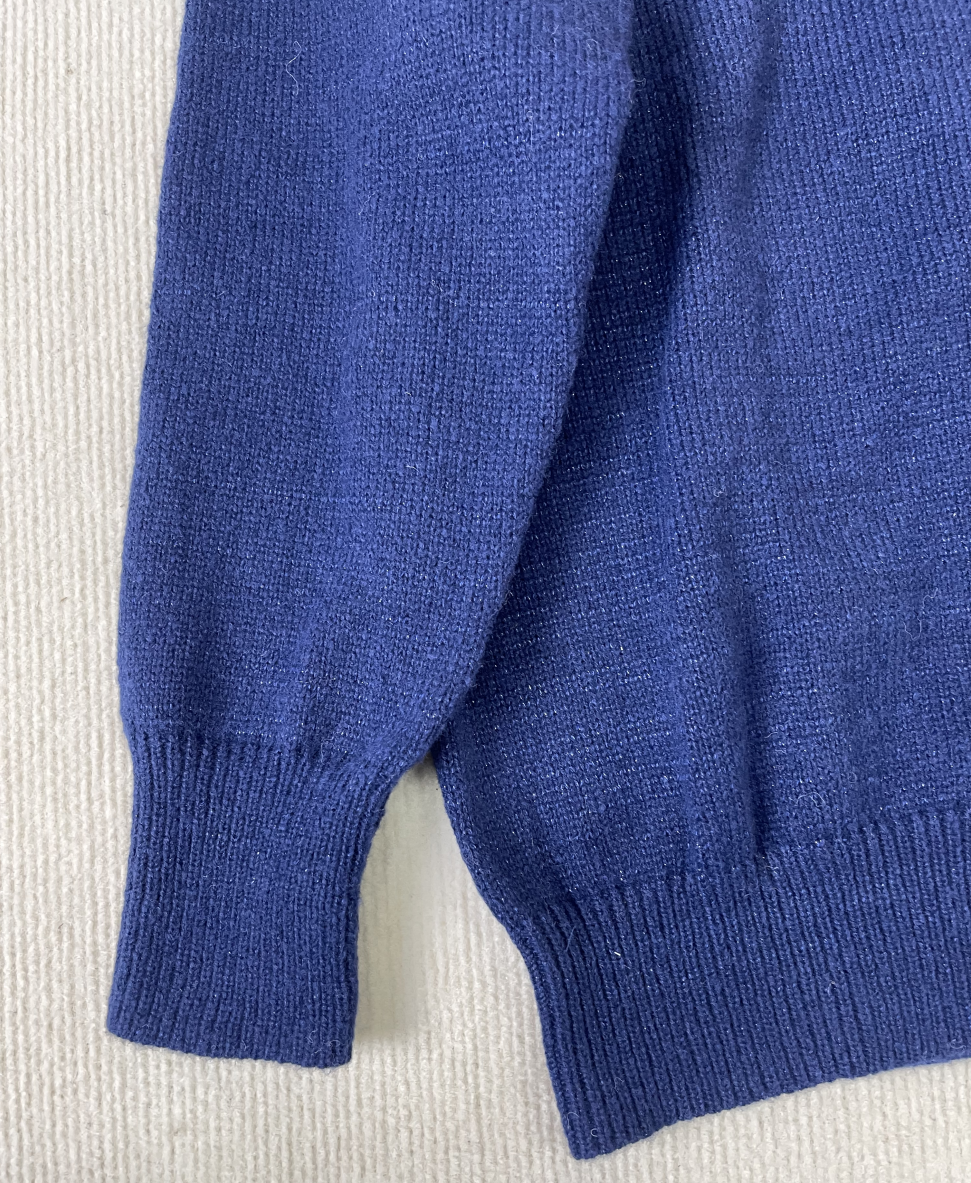 Stilla | Blauer Einfarbiger Pullover Mit Langen Ärmeln