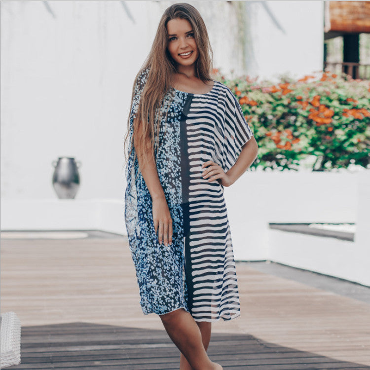 Dame Strandtunika med asymmetrisk design og moderne mønstermix Stilla