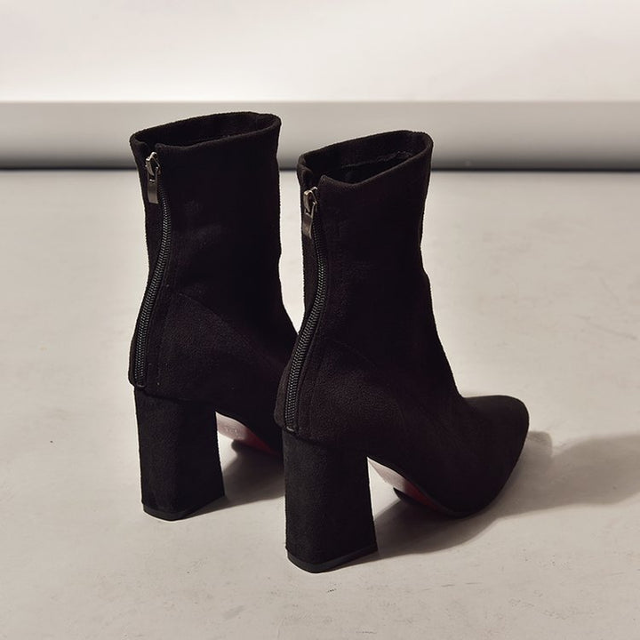 Dame Ankle Boots i satinmateriale med elegant blokhæl og sømløst design Stilla