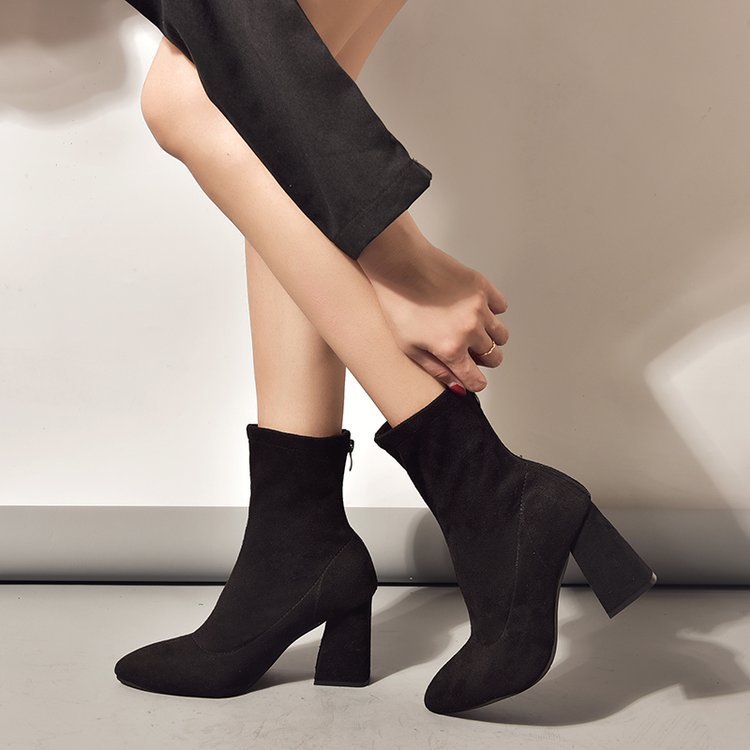 Dame Ankle Boots i satinmateriale med elegant blokhæl og sømløst design Stilla