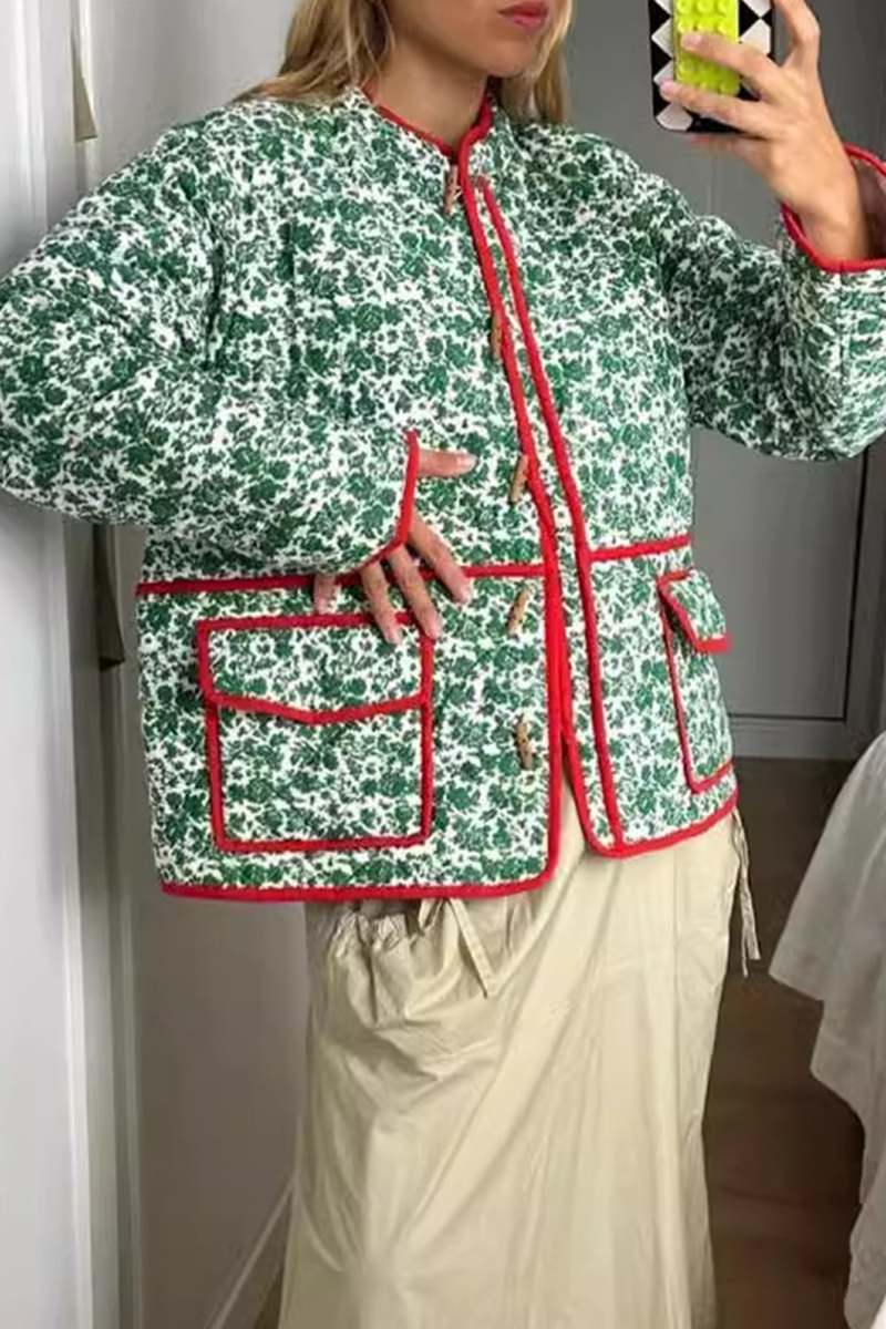 Stilla | Fritidstøj Med Blomstermotiv, Med Lomme, Kontrasterende Patchwork, Rund Halsudskæring