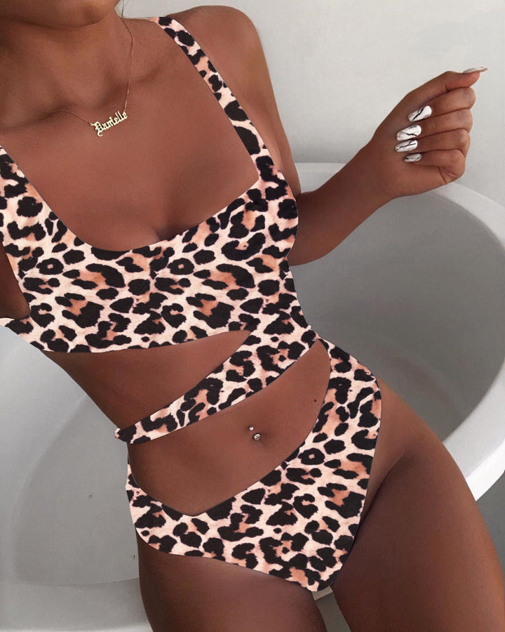 Dame one-piece badedragt med raffinerede cut-outs og moderne design Skovae