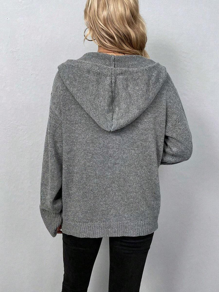 Stilla | Behagelig og Elegant Dame Hoodie med Dekorative Knapper