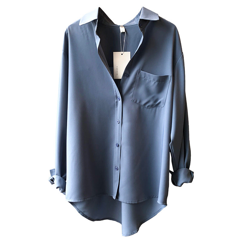Dame elegant bluse i let, åndbart materiale med preppy skjortekrave og brystlomme Stilla
