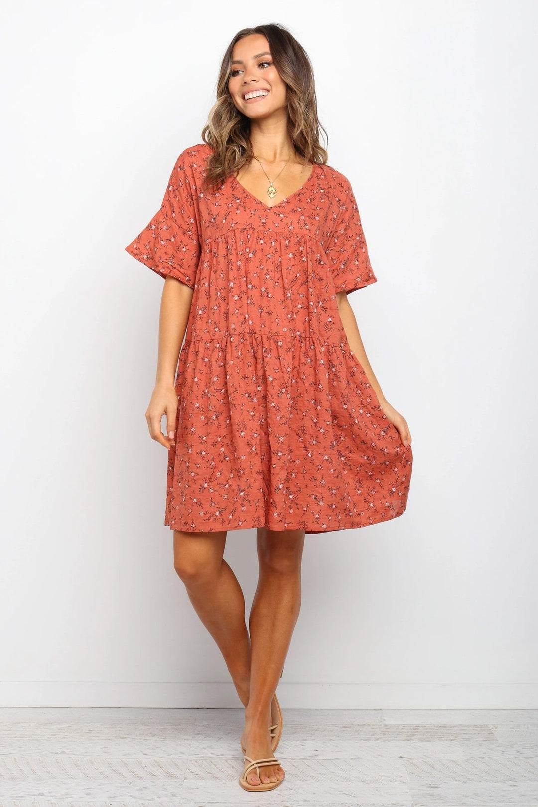 Feminint Floral Midi Kjole Stilla